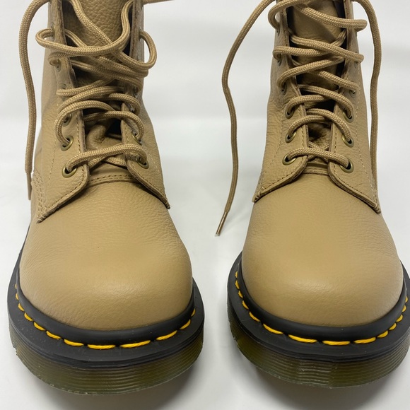 Dr. Martens Shoes - Doc Martens 1460 Pascal in Savannah Tan, 8 eye, Lace up, Round toe, Air Wair